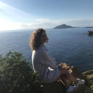 Meet your Posher, Eleni